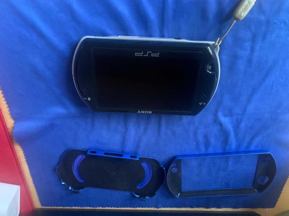 PSP GO impecabil MODAT cu zeci de jocuri