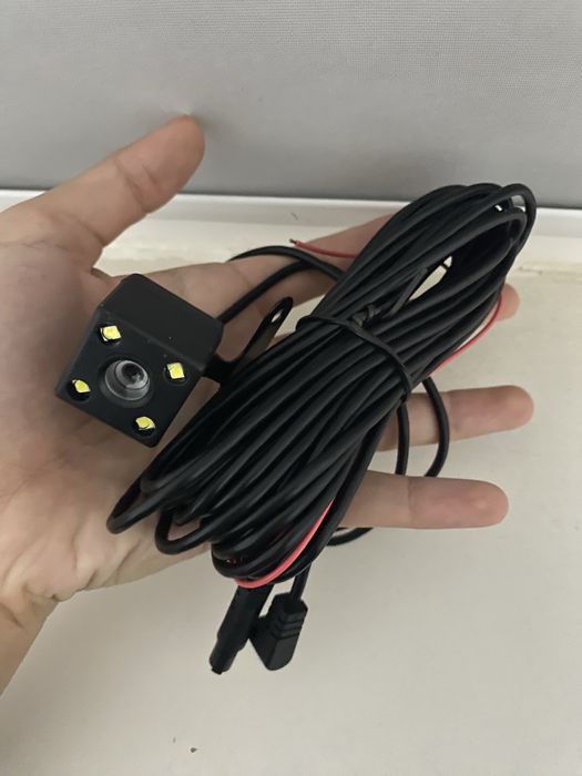 продаю задний видеорегистратор для автомобиля