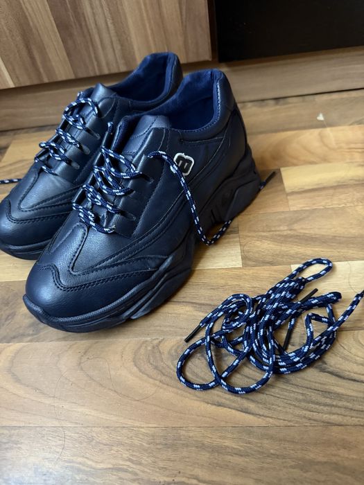 Adidasi bleumarin marime 37 , noi nouti