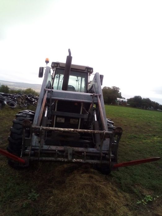 Massei Ferguson 135cp cu încărcător  frontal