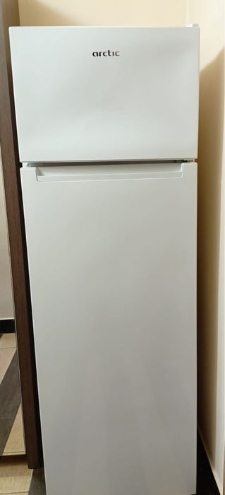 Frigider marca Arctic