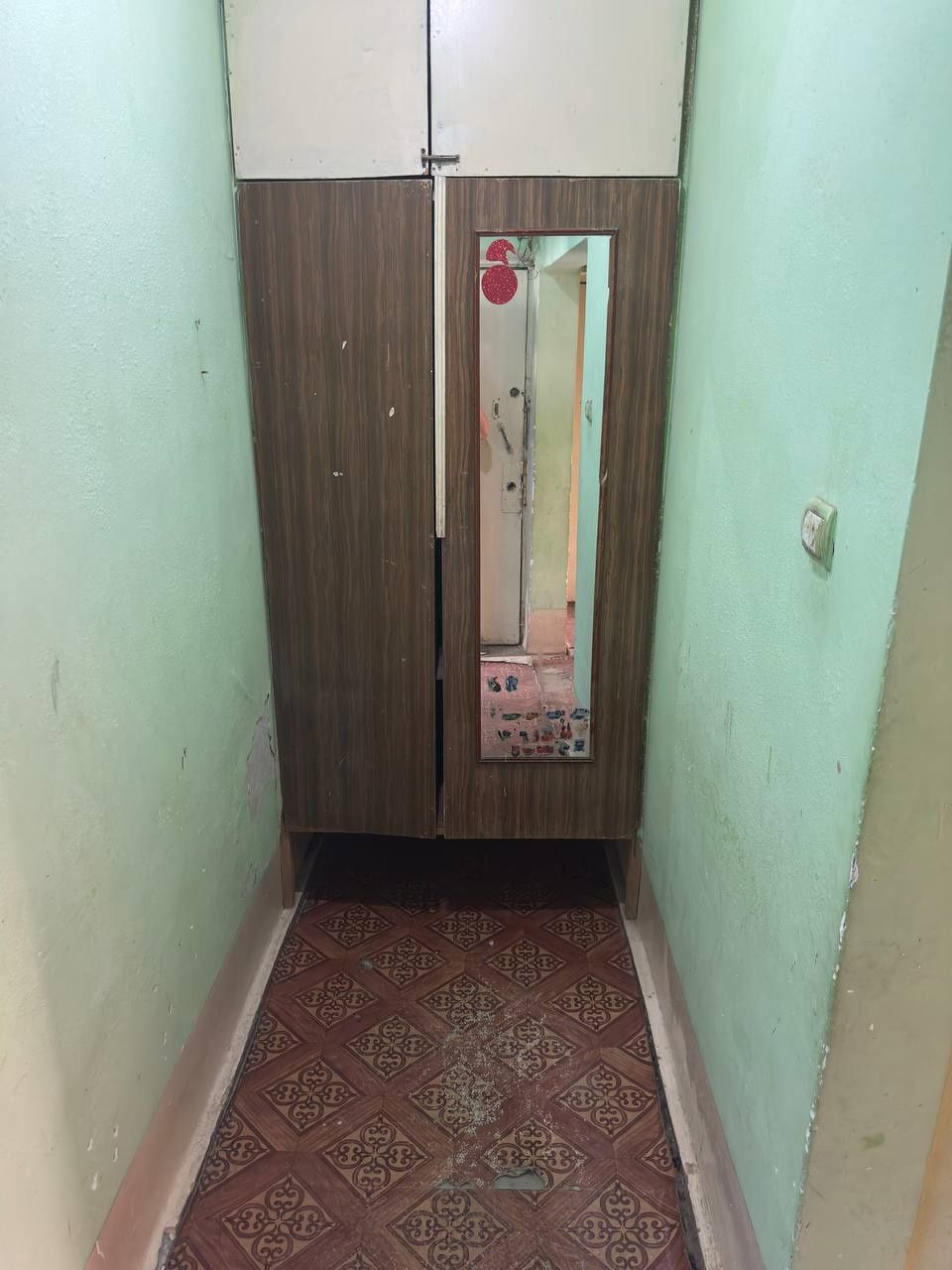 2 etaj 2 xonalik kvartira sotiladi