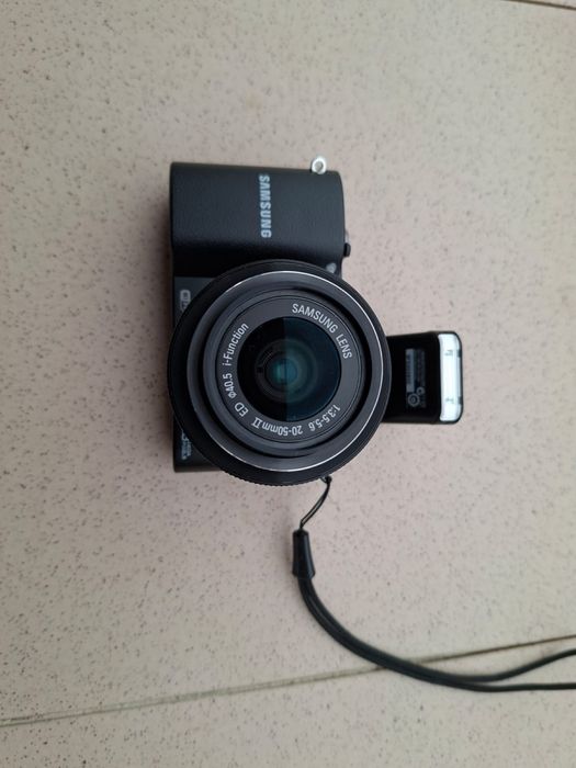 Samsung mirrorless NX 1000