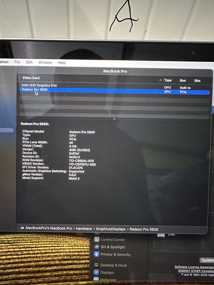 Macbook pro 15 inch 2019 i9 16 gb 512 ssd amd 560x 8 incarcari