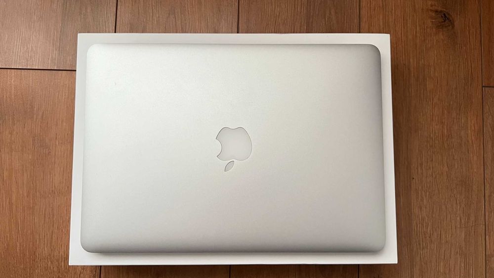 MacBook Pro 13" (Early 2015)