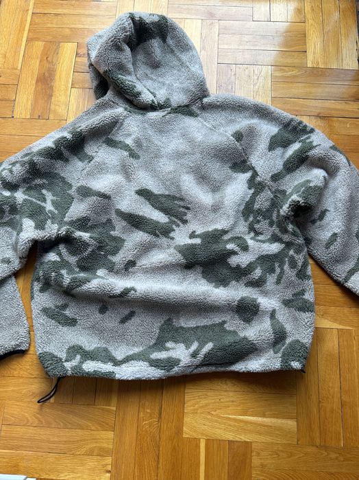 Оригинален пухен суичър Essentials ,камофлажен