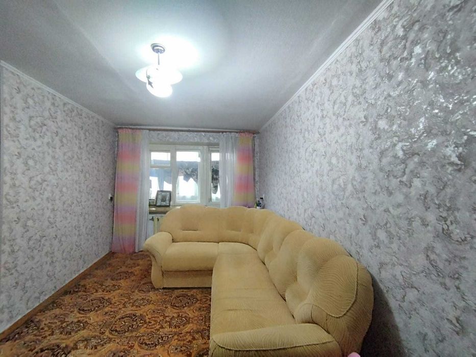 Продается 1 комнатная квартира, НЕ УГЛОВАЯ,  2/5 этаж