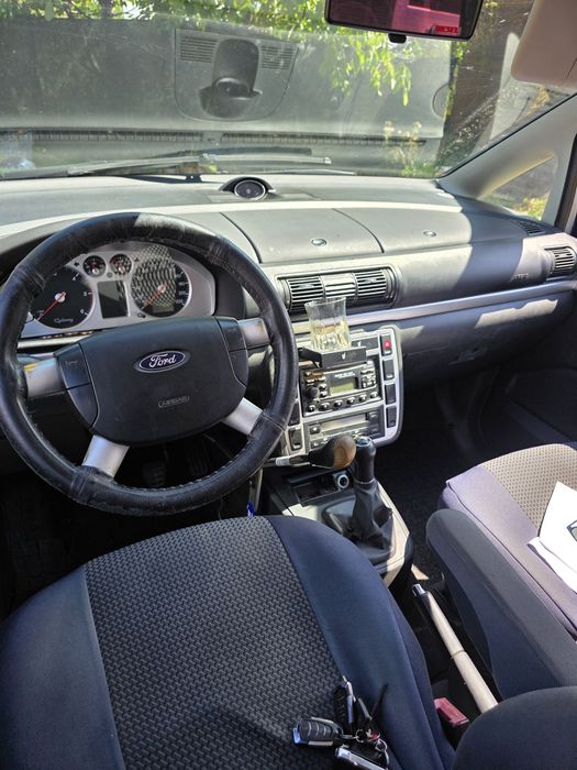 Ford Galaxy, modificat pentru persoane cu dizabilități !