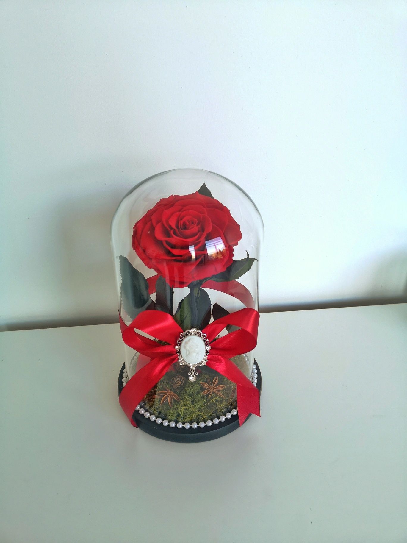 Trandafiri criogenati in cupola de sticla cu persoanalizare gratuita