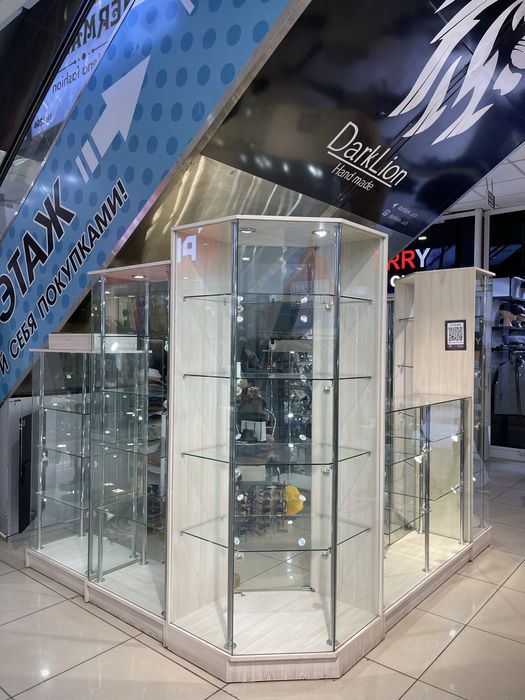 Срочно! Продается мебель для торговый точки или для дома