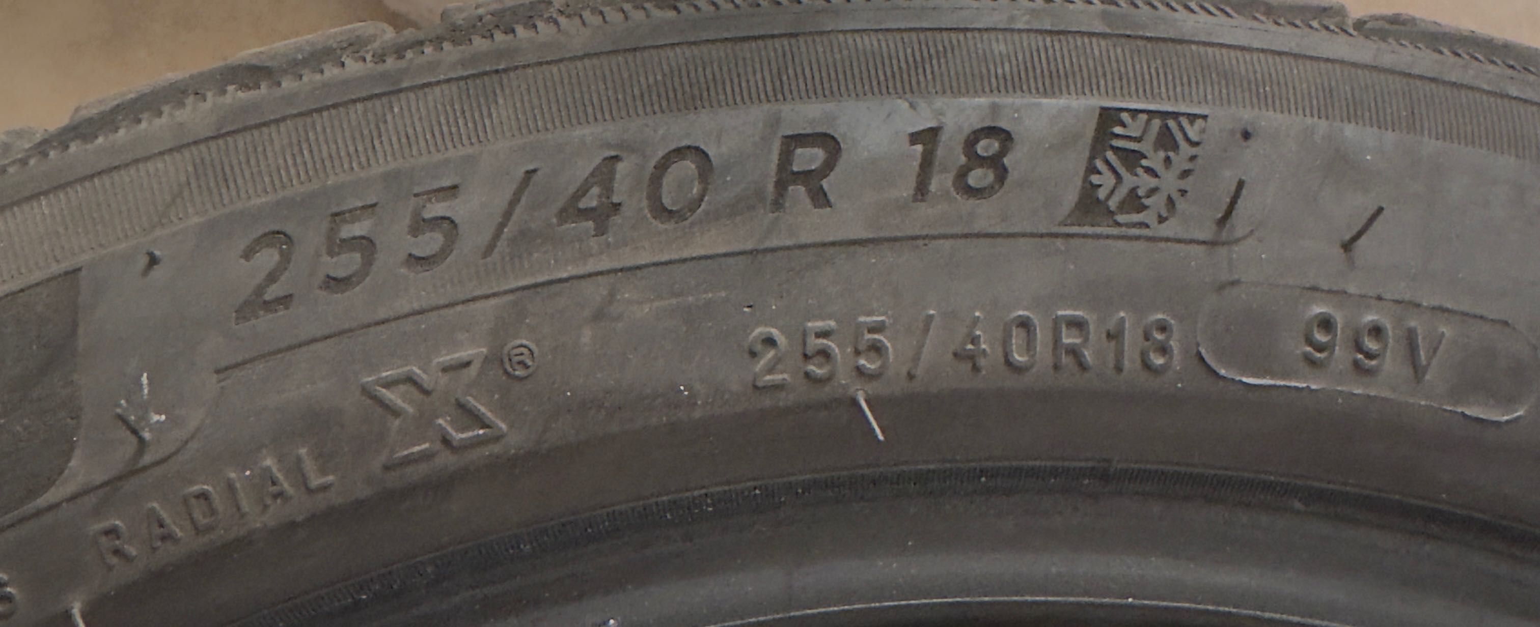Зимни гуми 4 mm 255/40 R 18 Michelin Pilot Alpin 5