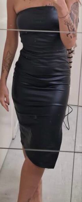 Дълга кожена рокля с цепка