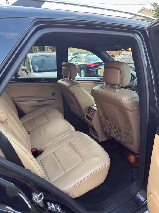 Vând Mercedes ML350d
