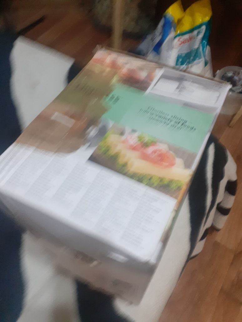 Vând înfèliator nou