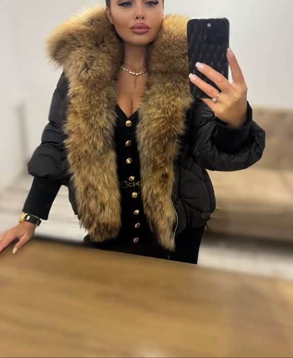 Geaca cu guler din blana naturală
