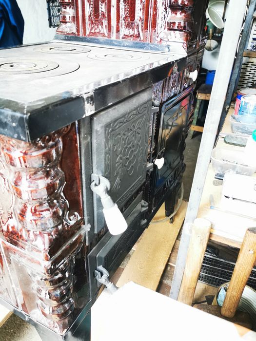 Soba teracota pe lemne, cu plita si cuptor de gatit, Aba, tip cizma,