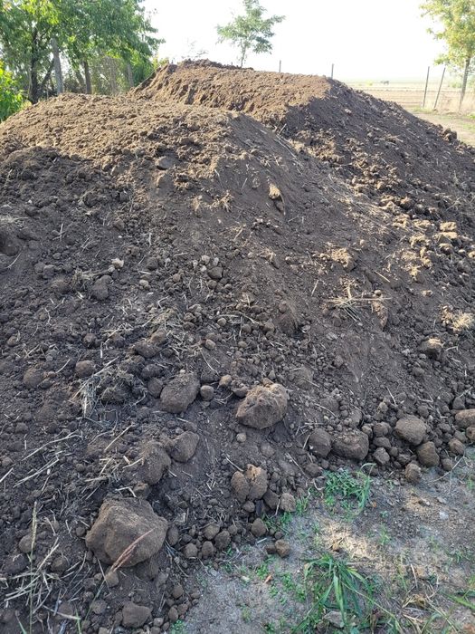 Vând pământ vegetal Tuzla