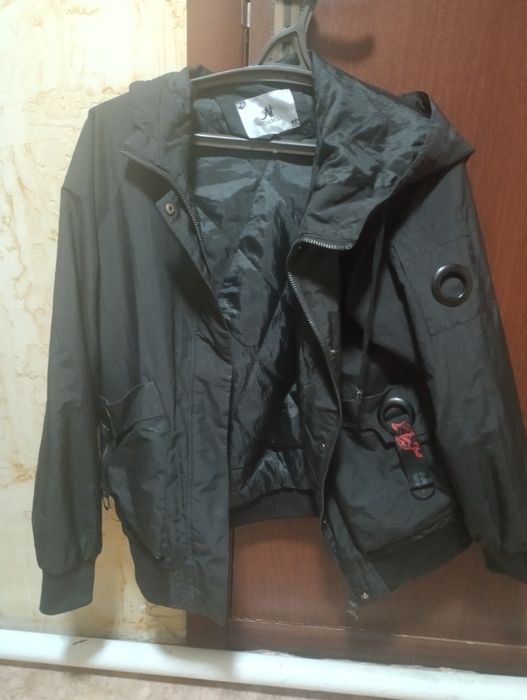 Ветровка, безрукавка.