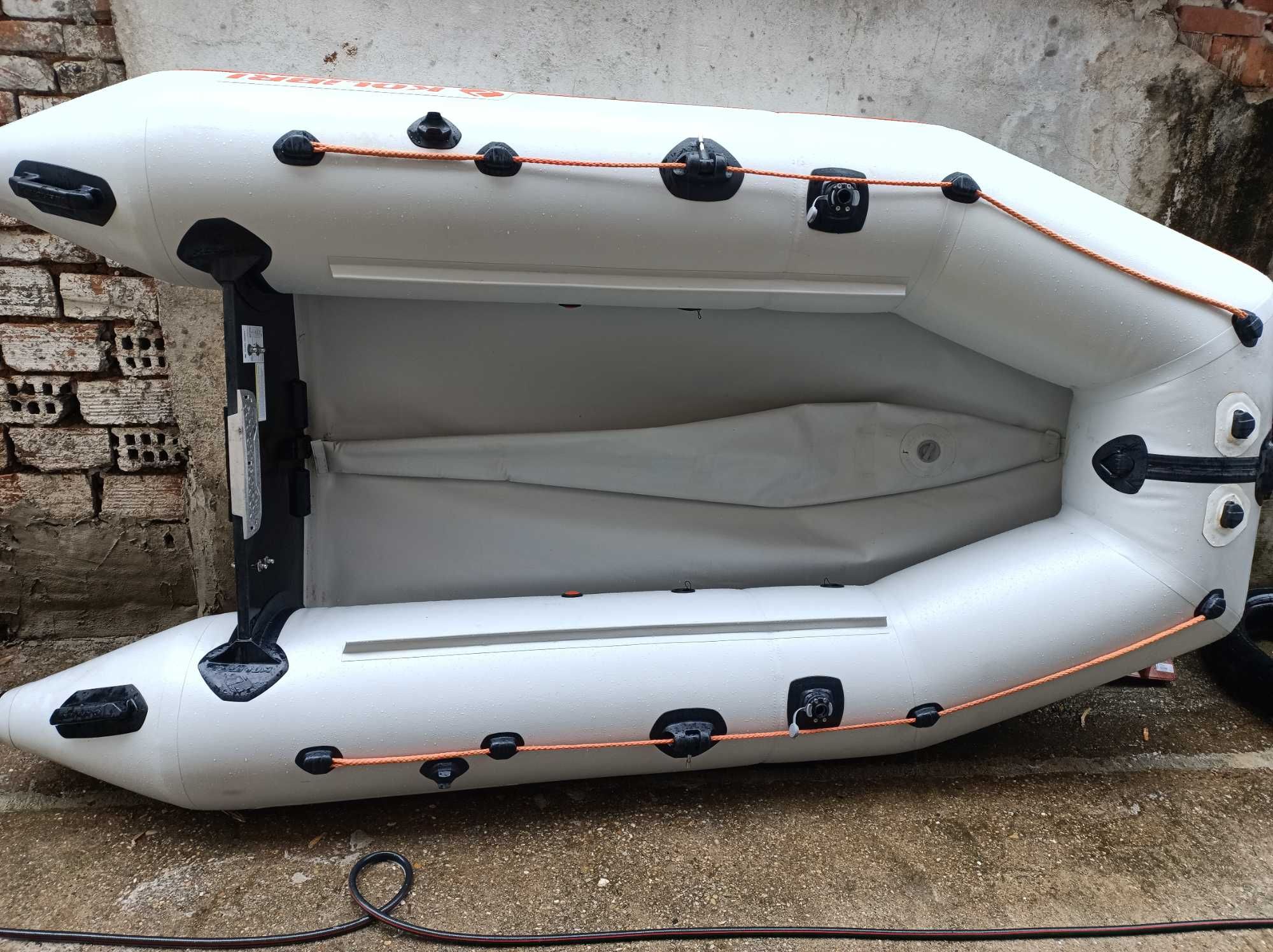 Лодка Kolibri 300D и Haswing Protuar