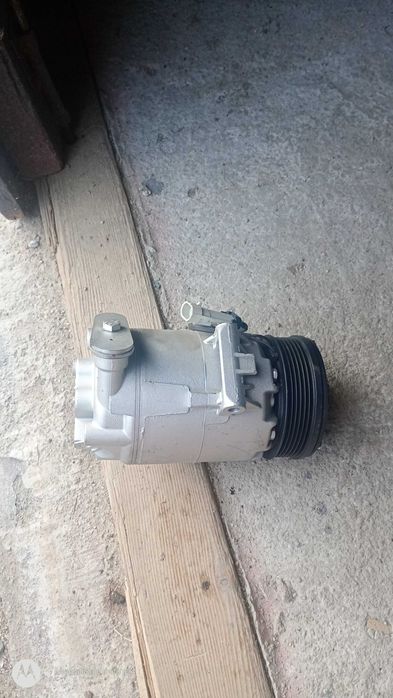 Vând compresor de clima ptr Opel Astra h 1.7 cdti
