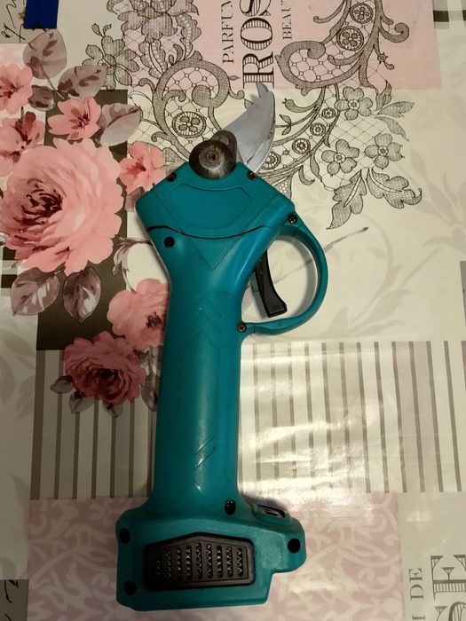 Електрическа Лозарска Ножица