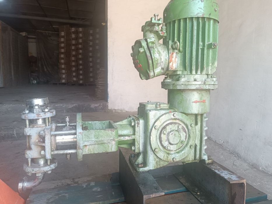 Насос для масла и воды