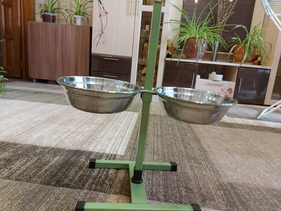 Телескопическая кормушка для собак. Кормушка, миски на штативе.