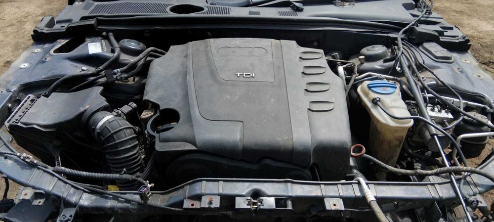 Dezmembrez Audi A4 B8 2.0 TDi an 2010 cod motor CAGA