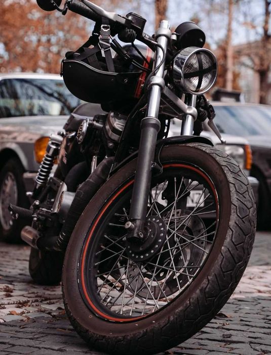 Vând Harley-Davidson Sportster Iron XL883