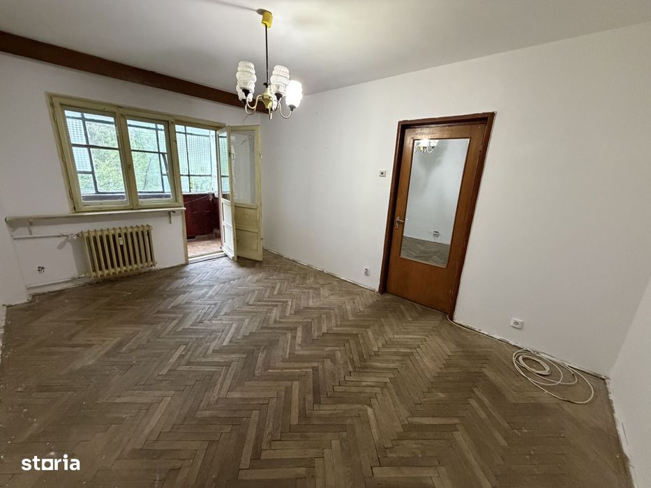 Vanzare apartament 3 camere zona Nord Cameliei