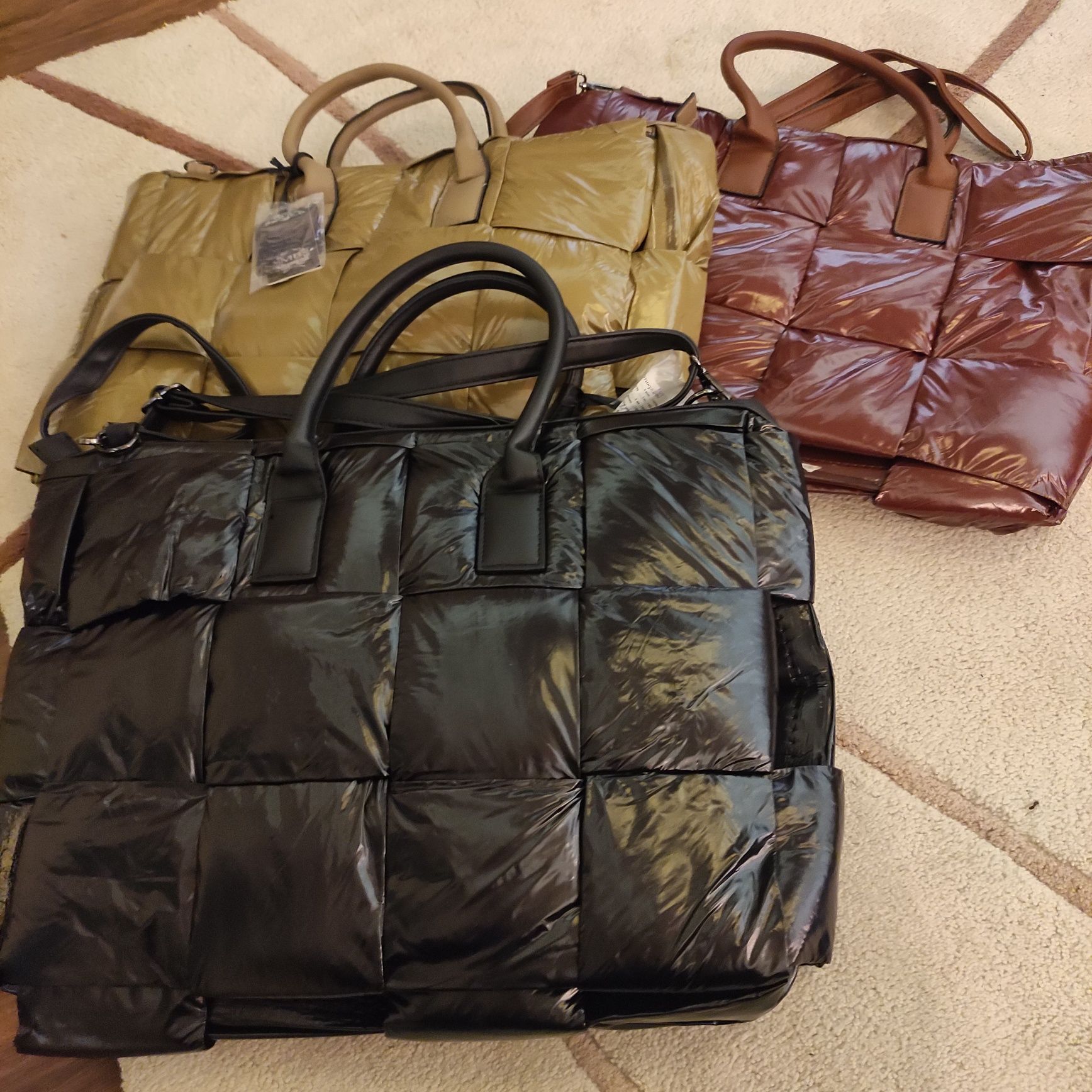 Ежедневна дамска чанта в три цвята