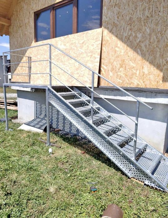 Scări zincate pentru exterior