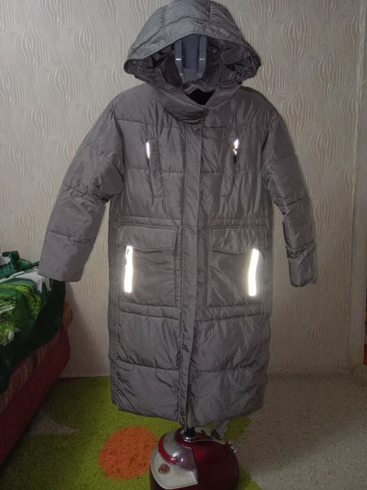 Зимняя куртка на синтепоне.