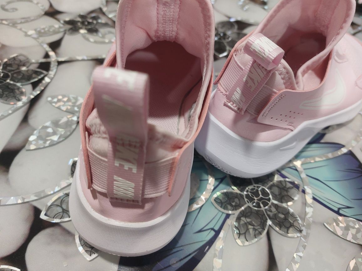 Оригинални маратонки Nike, размер 36.