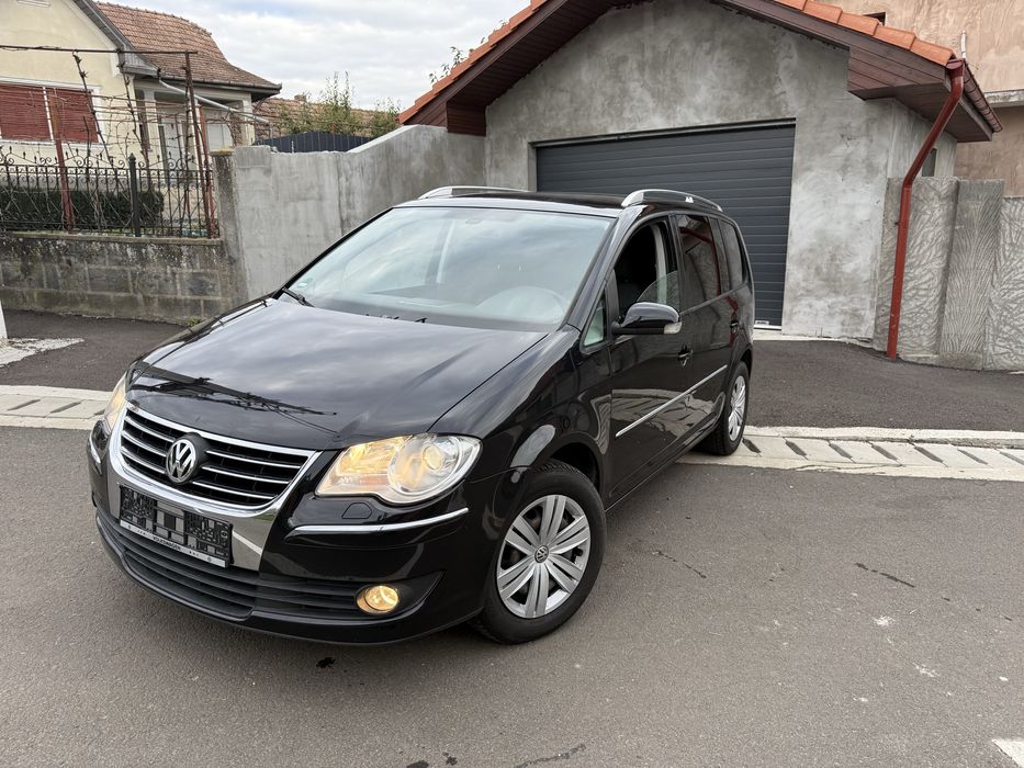 Touran • RLine • 2.0 TDI • Xenon • Automat •