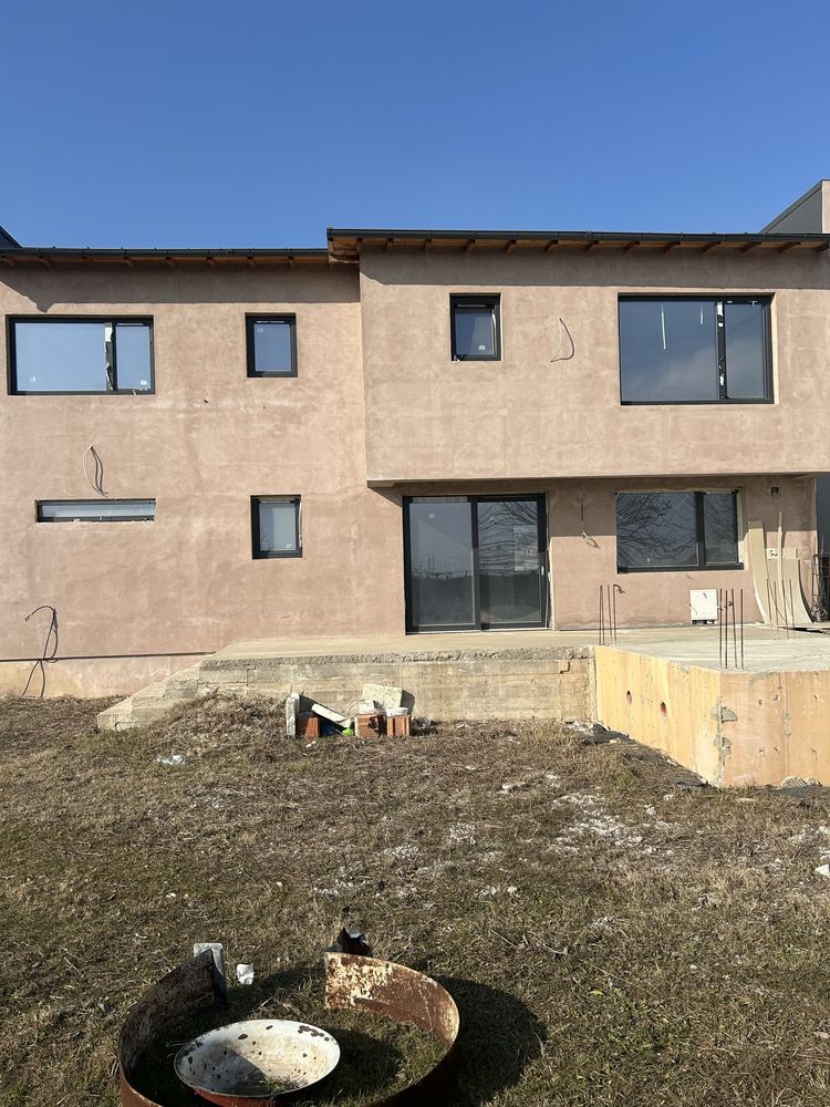 Vanzare casa  5 camere, in Stejnicu, la 5 km de Ploiesti