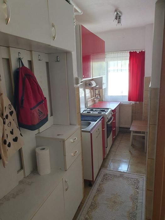 garsoniera 30 mp, et.2, de inchiriat, str Privighetorilor