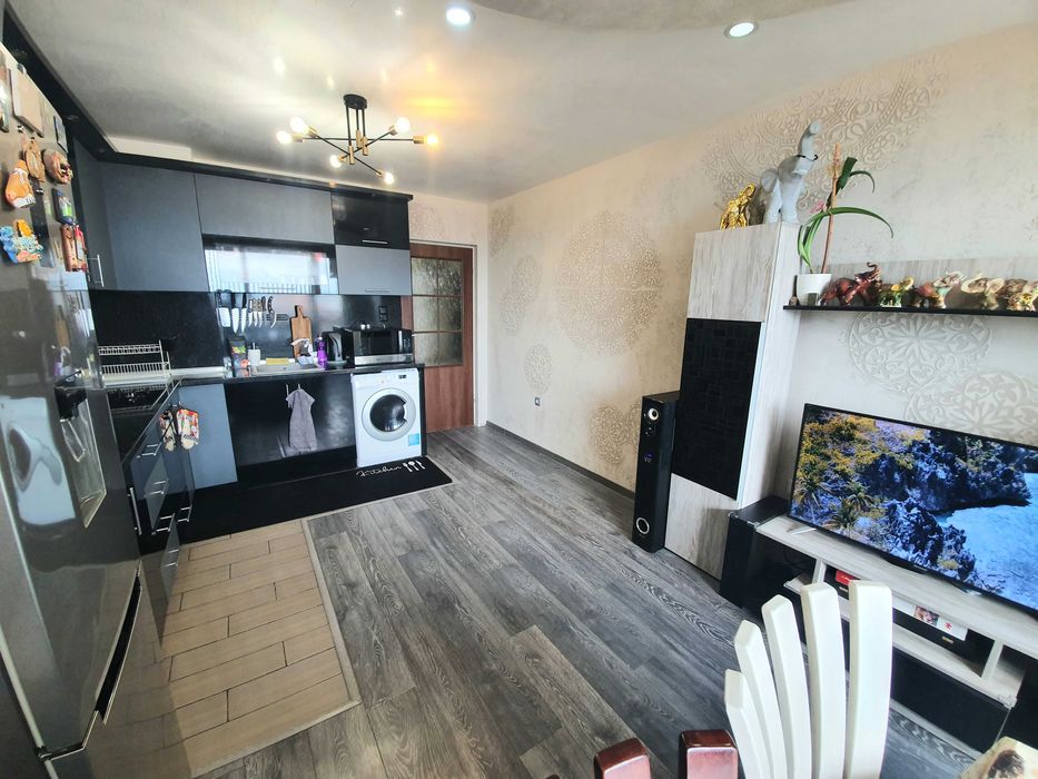 Продава се Тристаен апартамент в Велико Търново, Акация - 78 кв.м за 1885 €/кв.м - Снимка #1