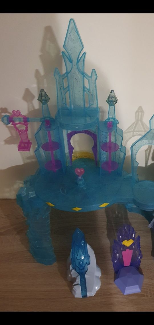 Castelul de cristal, casuta, scoica muzicala si Figurine My Little Pon