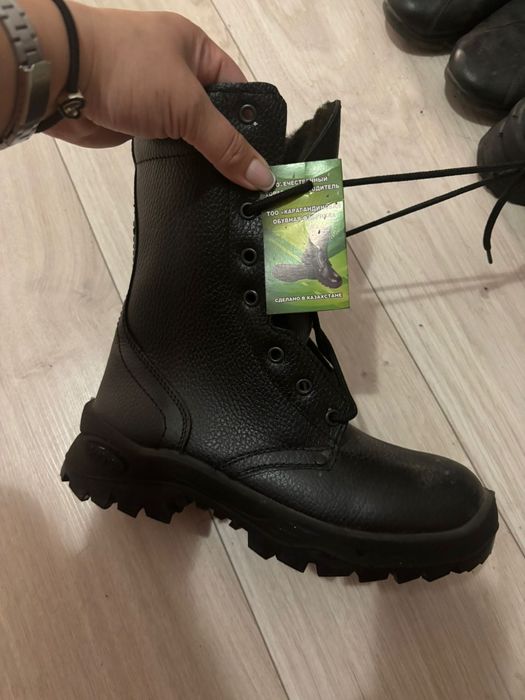 Продам новые берцы