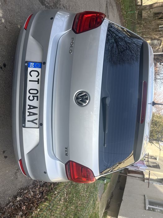 Vand Volkswagen polo 1,4 TDI  2015 pret 6000euro