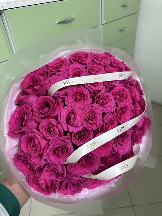 ЦВЕТЫ СВЕЖИЕ . В хорошем виде 20 к .