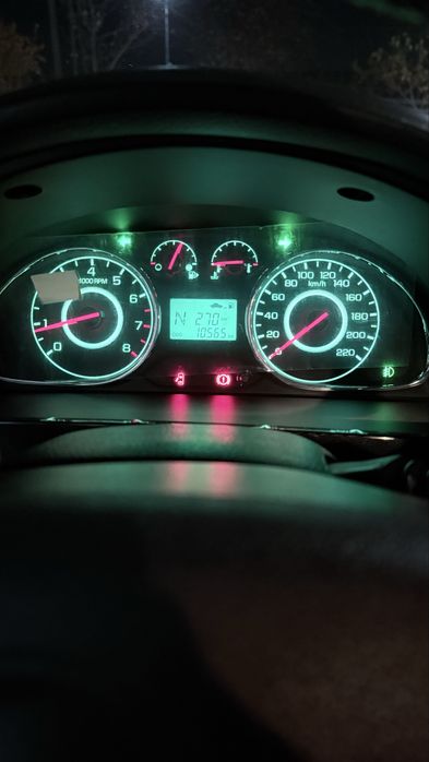 Chevrole Gentra sotiladi. Holati ideal oq rang bez lyuk. ishga uyga ay