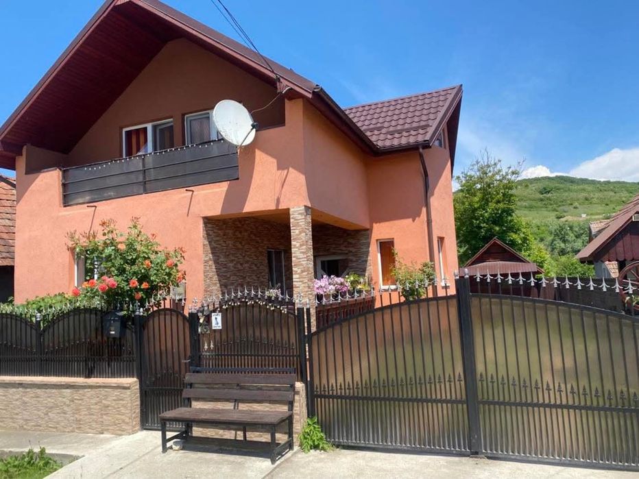 Casă de vânzare în Nireș