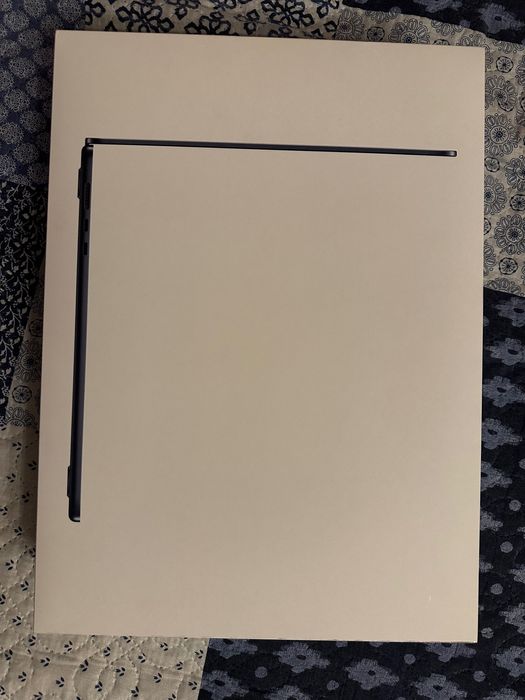 Бартер! 100% Батерия, Macbook M3 Air 15” 16gb/512ssd, Midnight Blue