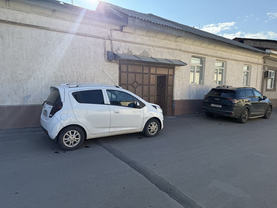 Arinda uchaska 6sotih 10ta xona