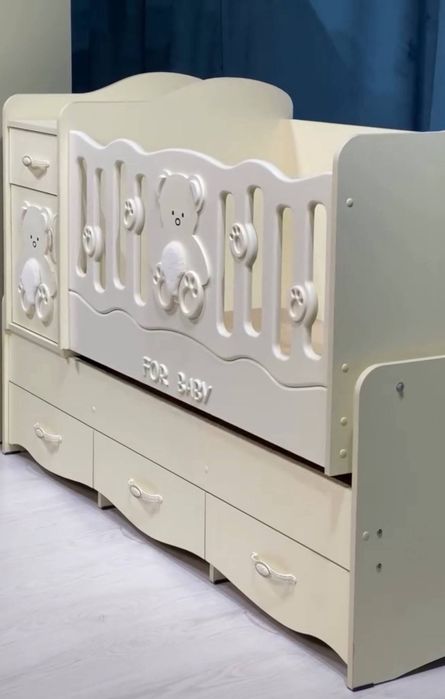 Детская кровать + шкаф