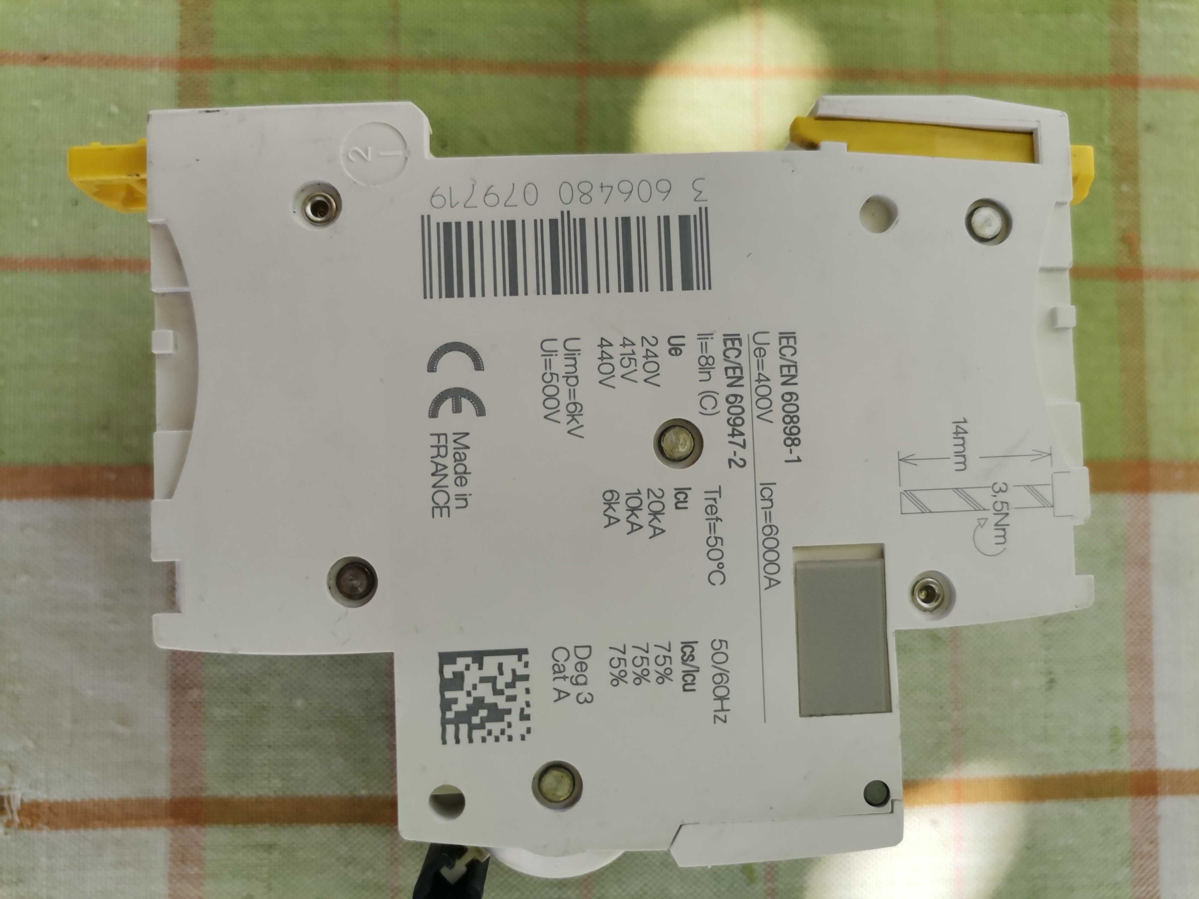 Автоматичен прекъсвач Schneider iC 60N, C63 A