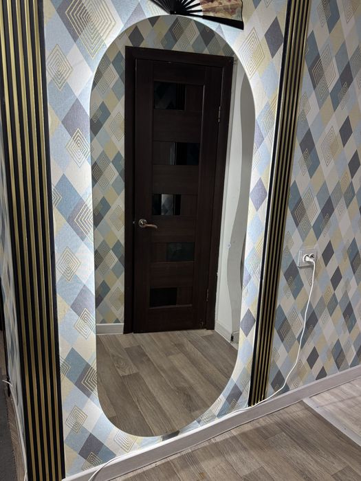 Продам зеркало идеальном состояние