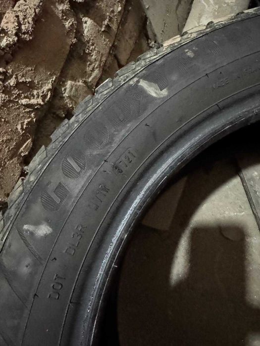 Goodyear Vector 4 Seasons 215/55/R17 all season  anvelope cauciucuri
